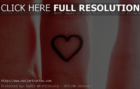 Heart Tattoos On Fingers