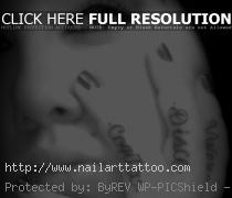 pictures of tattoos on fingers
