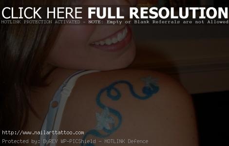 Stylish Younger Girls Shoulder Tattoo Fashion 2011